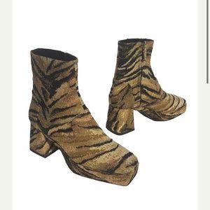 Suzanne Rae Verbier Platform Boots New